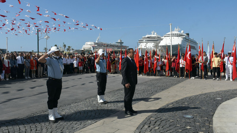 Kuşadası'nda 100. Yıl Cumhuriyet Bayramı Kutlamaları Coşkuyla Başladı.