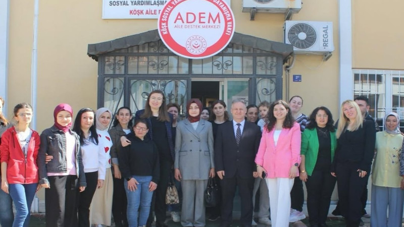 Köşk Kaymakamı Polat ADEM Kadın Kursiyerlerinin 8 Mart Gününü Kutladı