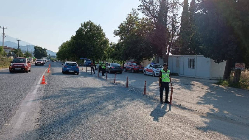 Aydın'da Huzur ve Güven Uygulamasıyla Çok Sayıda Kişi ve Araç Kontrol Edildi.