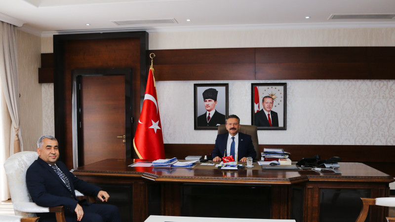 Üniversitemiz Rektörü Prof. Dr. Bülent Kent, Aydın Valisi Hüseyin Aksoy'u Son Kez Ziyaret Etti.