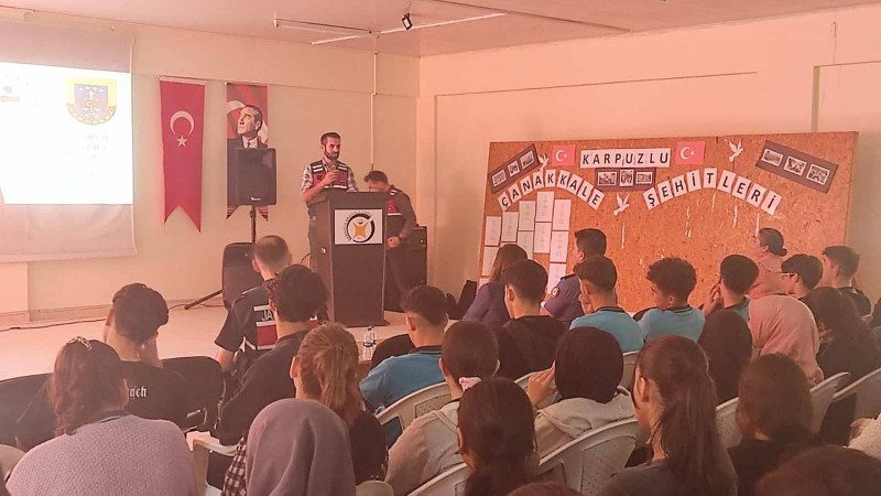 Aydın İli Karpuzlu'da Lise Öğrencilerine Siber Zorbalıkla Mücadele ve Semineri Düzenlendi.
