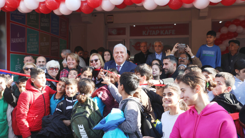 Efeler Belediye Başkanı Mehmet Fatih Atay, Kitap Kafeler Projesiyle Eğitime Yeni Bir Soluk Getiriyor