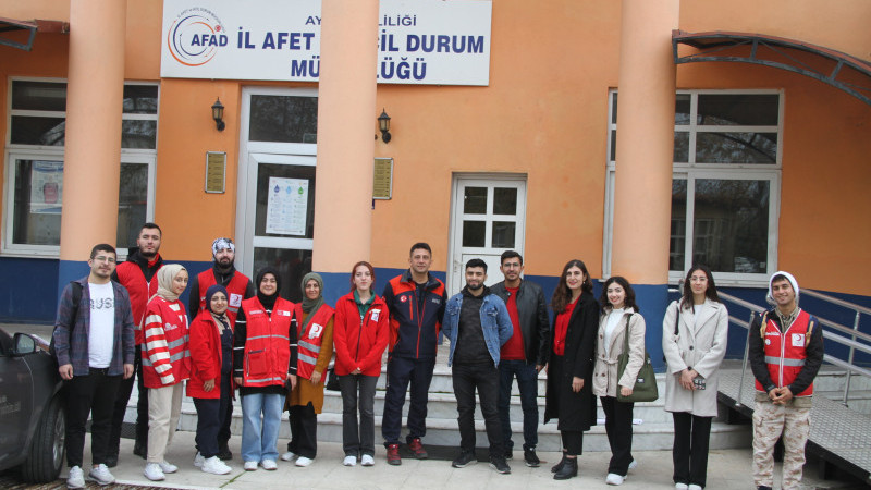 Genç Kızılay ve Genç Tema, AFAD İl Müdürlüğü'nde Afet Farkındalığı Eğitimine Katıldı.