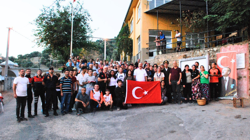 Aydın'ın Kurtuluşu 102. Yılında Gözpınar Köyü'den Malazgirt'te 2,5 Saatlik Yürüyüş Gerçekleştirildi.