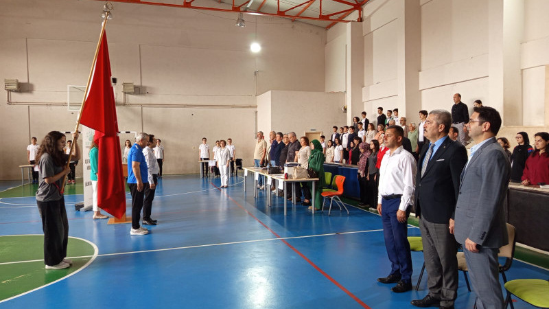Efeler Liseler Arası Bilgi ve Kültür Yarışması'nda Final Heyecanı!