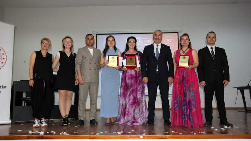 Efeler'de Uluslararası Opera Sanatçıları Öğretmenlerle Buluştu.