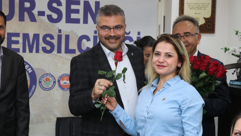 AK Parti Aydın Milletvekili Ömer Özmen 11 Mayıs Anneler Günü Mesajı.