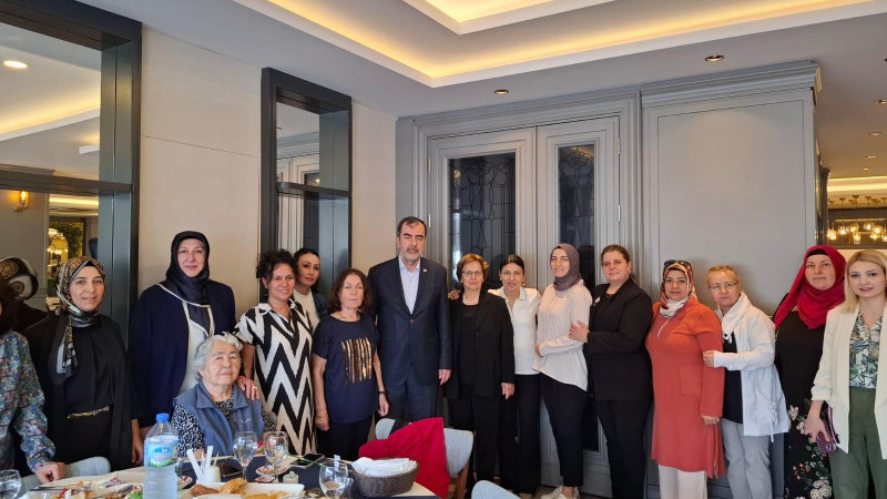 AK Partili Mehmet Erdem, Anneler Gününde Şehit Aileleriyle Kahvaltıda Buluştu.