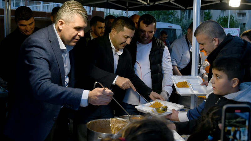 Kuşadası Belediyesi Ramazan’da 18 Bin Kişiyi İftar Sofrasında Buluşturacak