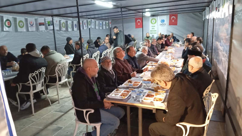 AGD’de Nasuhpaşa Külliyesi Geleneksel İftar Sofrasını Yaşattı