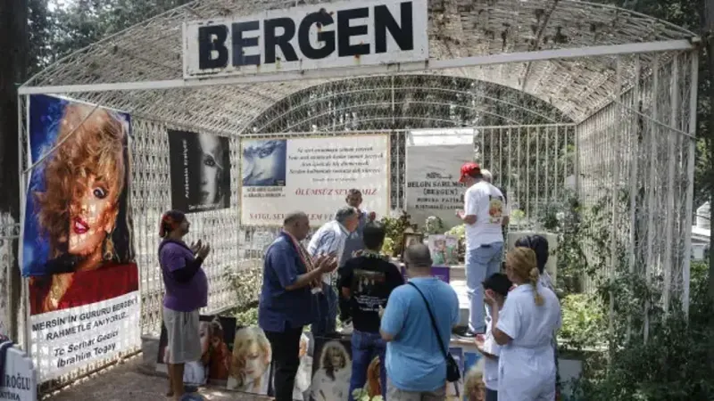 Bergen 37. Yılında Kabri Başında Dualarla Anıldı