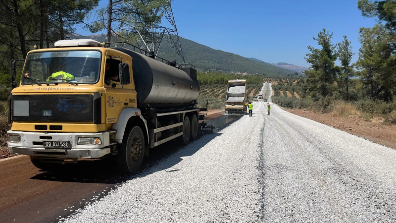 Aydın’ın 17 İlçesinde Yol Çalışmaları Sürüyor