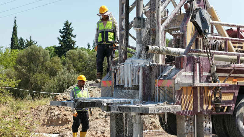 ASKİ Ekipleri Aydın’ın Dört Bir Yanında Su Arıyor