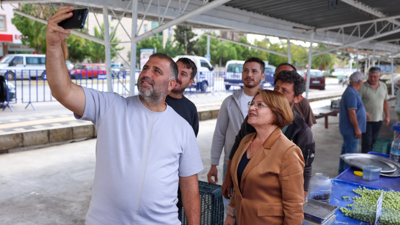Hatice Gençay Zeytin Pazarı’nı Ziyaret Etti